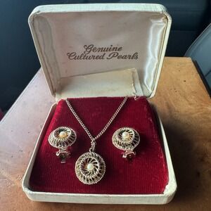Vintage Genuine Cultured‎ Pearl Necklace & Clip-On Earrings Set in Box